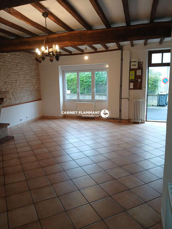 Maison à VILLAINES-EN-DUESMOIS