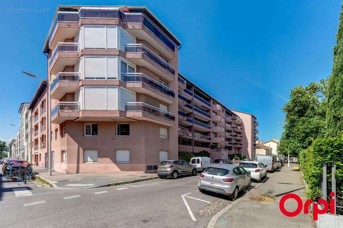 Appartement à LYON-8E