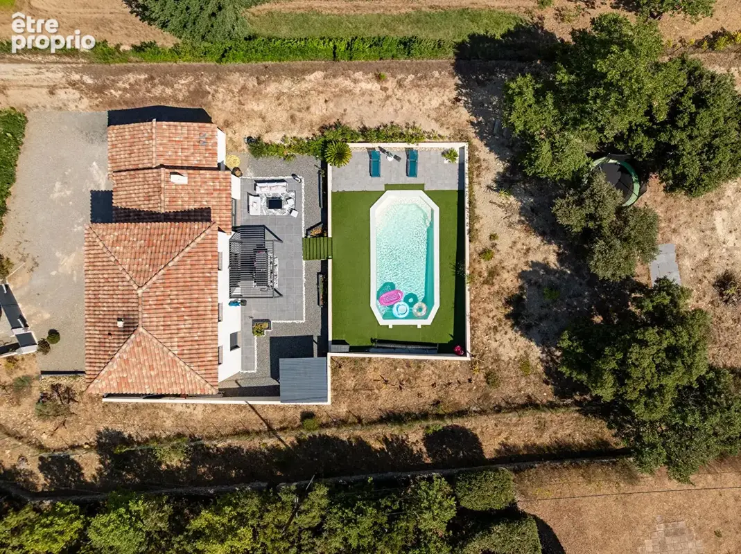 A VENDRE en EXCLUSIVITÉ à VIDAUBAN Maison contemporaine de 138m²  5 chambres  GARAGE  sur 1400m2 de terrain - photo 2