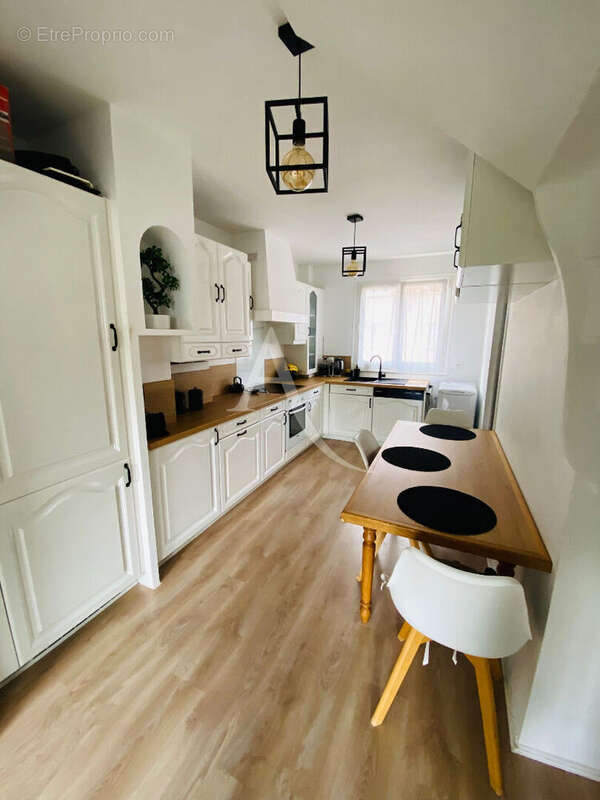 Appartement à EMERAINVILLE