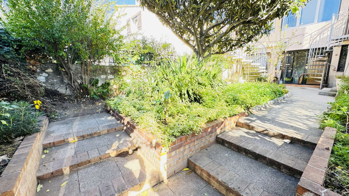 Appartement à MARSEILLE-4E