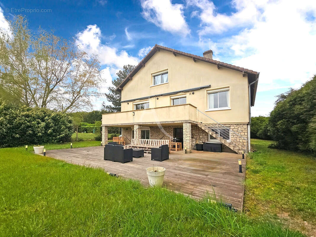 Maison à MOUSSEAUX-SUR-SEINE