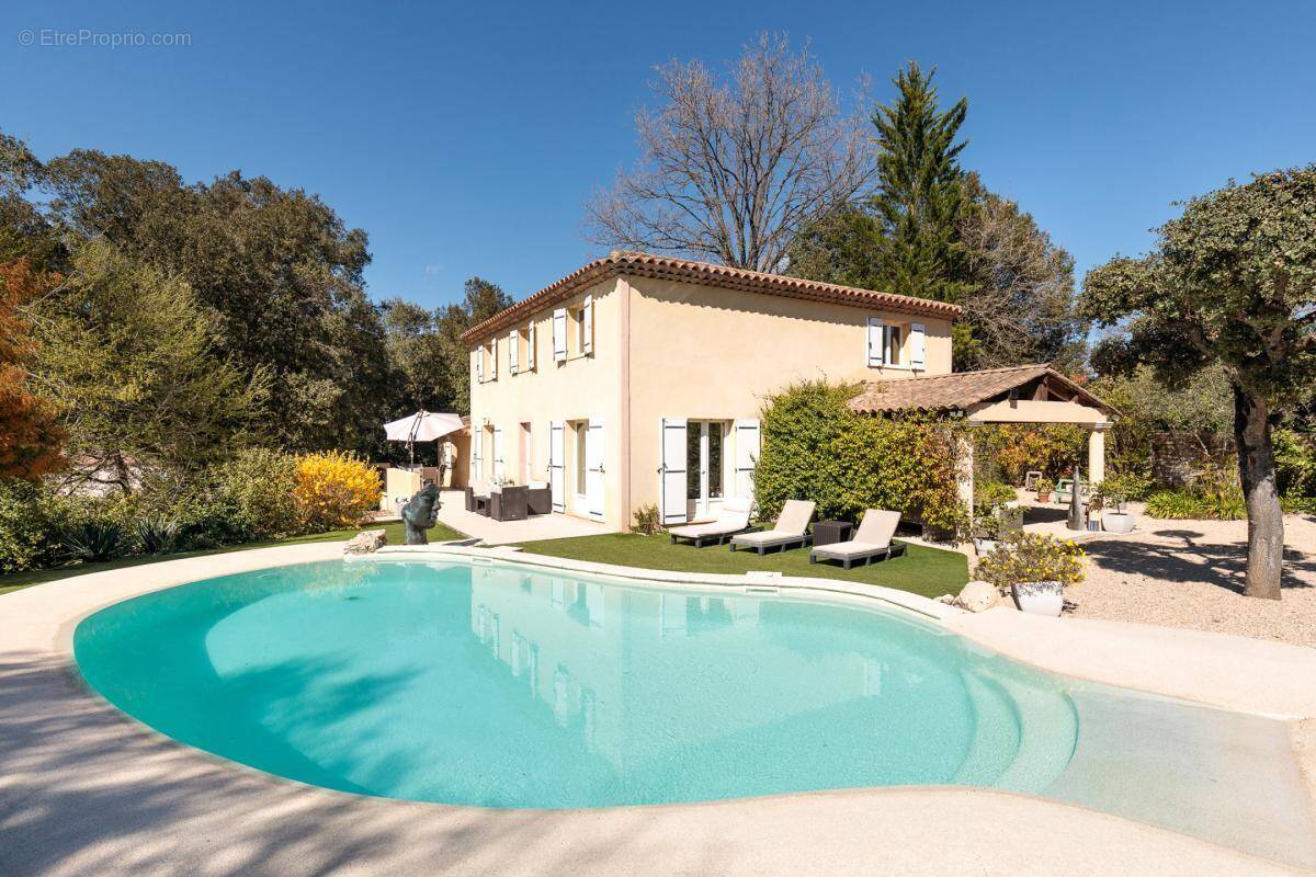 Maison à ROQUEFORT-LES-PINS