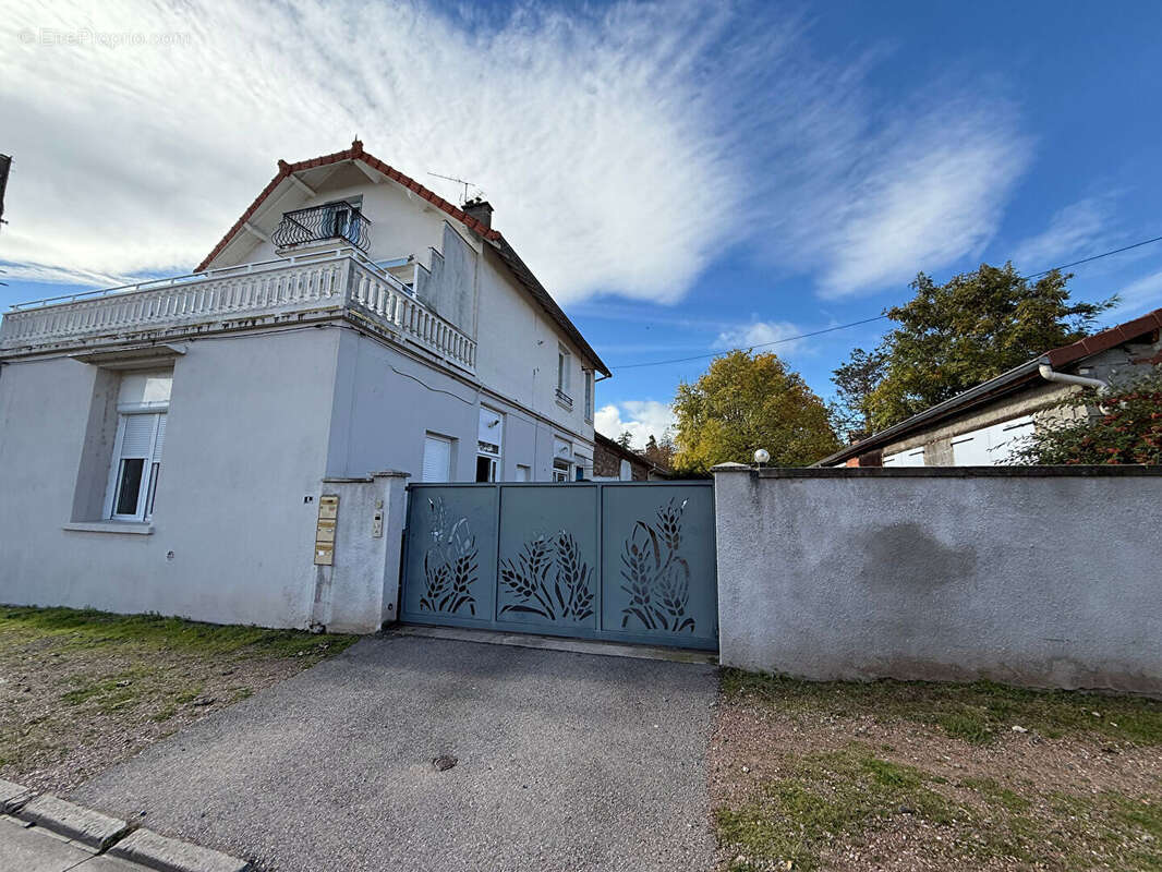 Appartement à MABLY