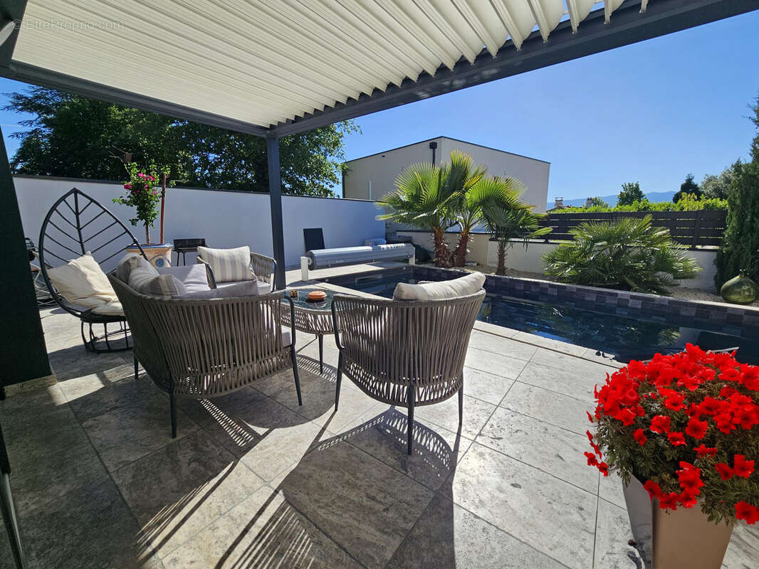 Maison à SALAISE-SUR-SANNE