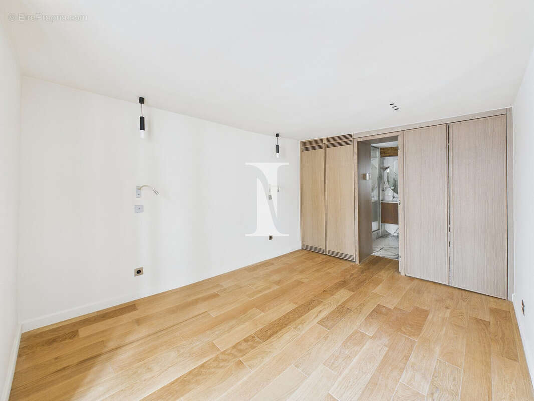 Appartement à PARIS-7E
