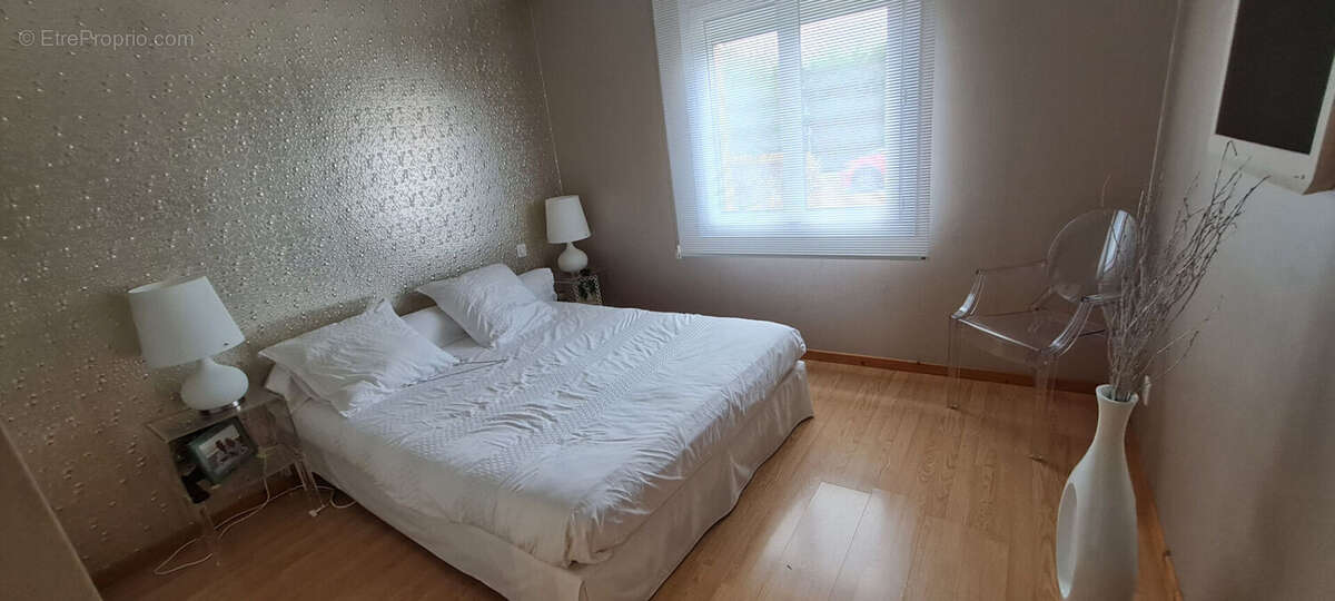 Maison à LAROQUE-TIMBAUT