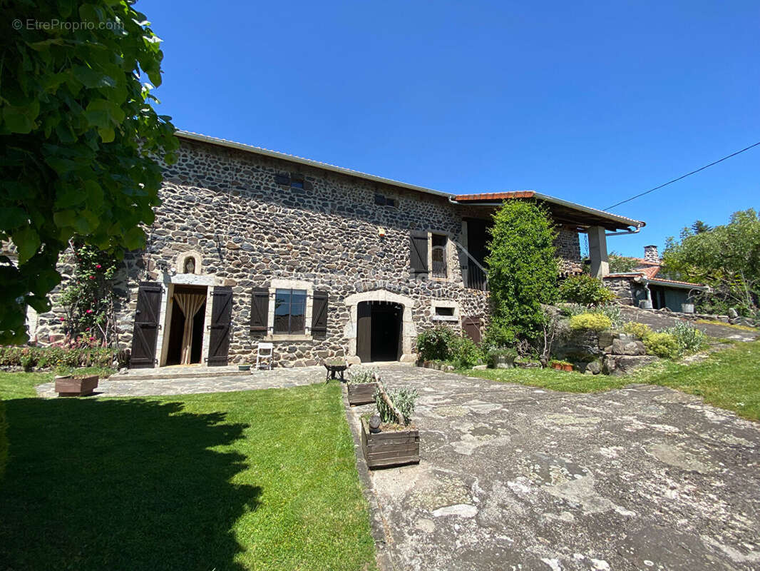 Maison à SAINT-MARTIN-DE-FUGERES