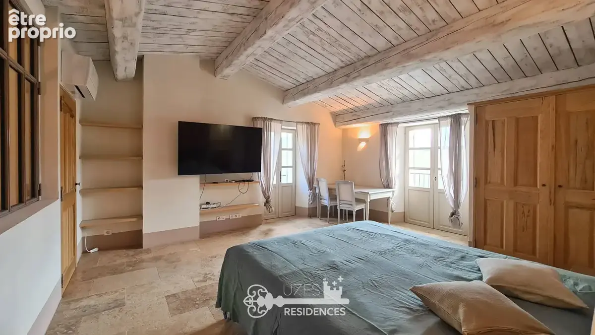 Vallée de la Cèze, magnifique maison en pierre de 213 m2 avec piscine à débordement et vues - photo 13