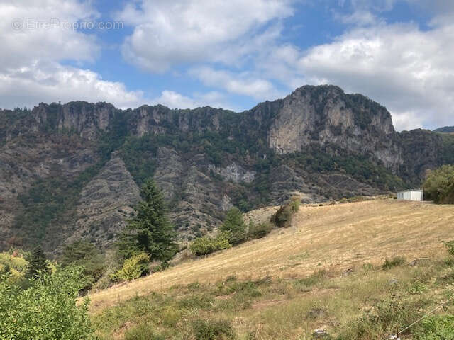 Maison à CASTANET-LE-HAUT