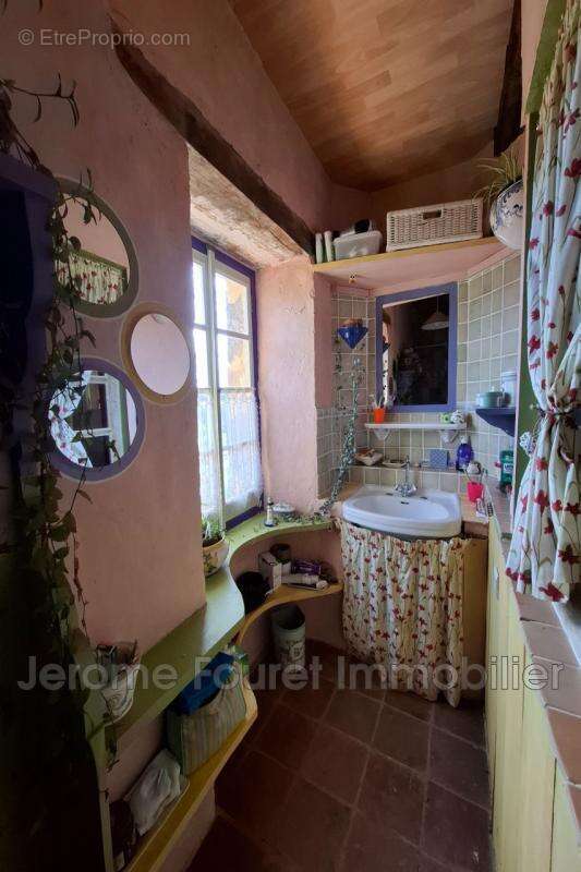 Maison à LAVAL-SUR-LUZEGE