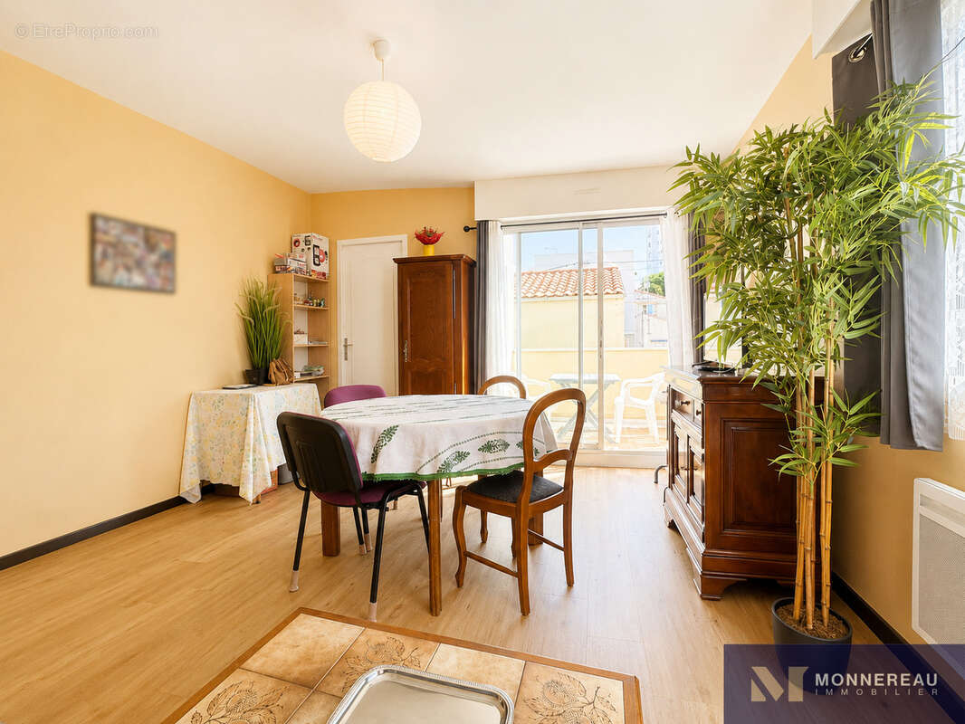 Appartement type t2 proximite immediate marche de royan - photo 4