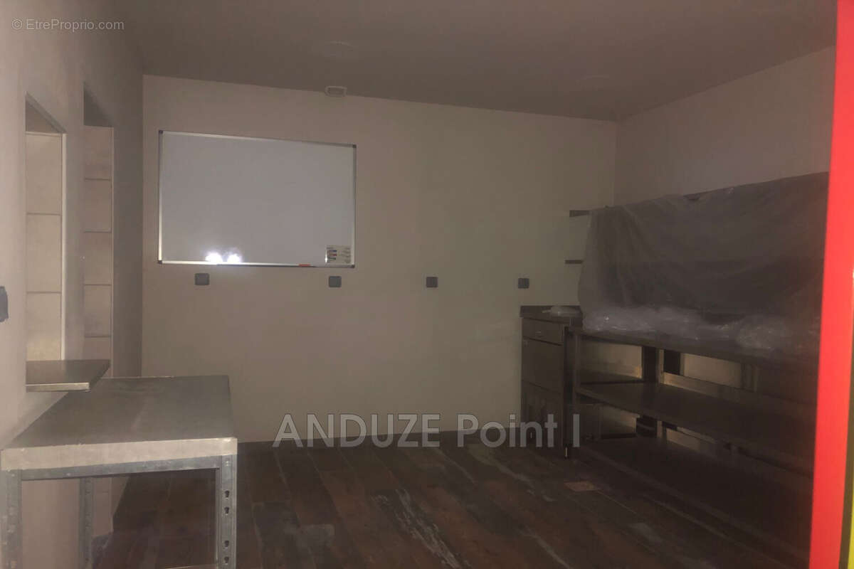 Commerce 240 m² à Massillargues-Attuech  - photo 7