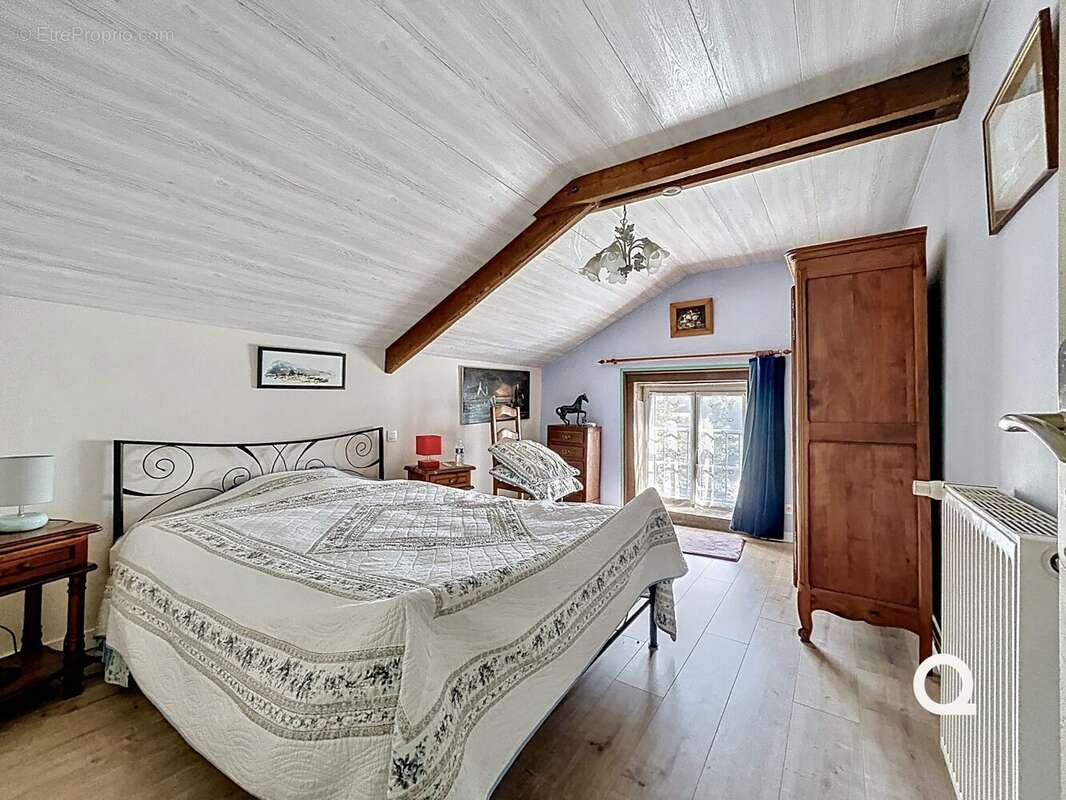 Maison à LA CHAPELLE-CHAUSSEE