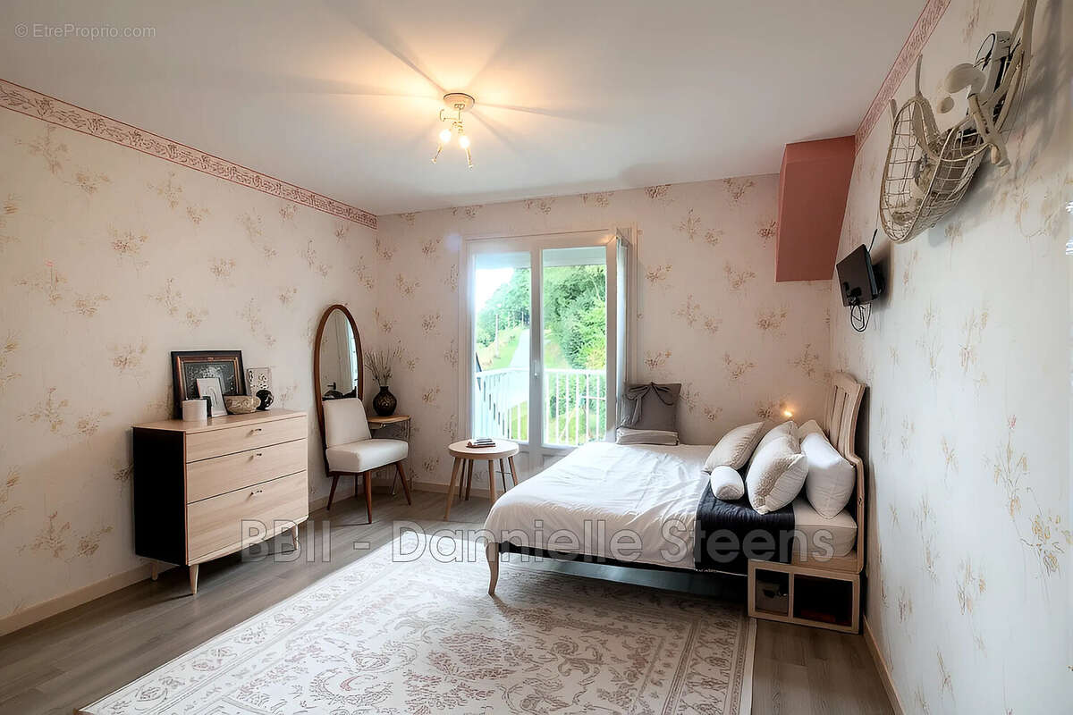 Maison 340 m² à Corlay  - photo 8