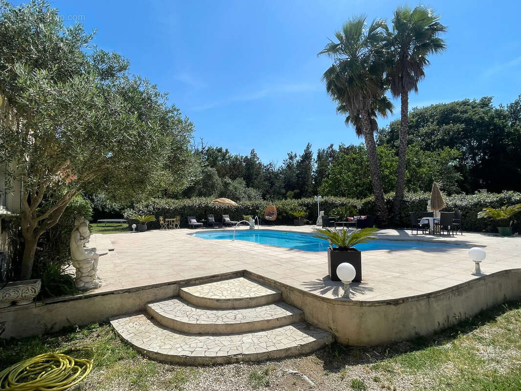 Maison à ROQUEBRUNE-SUR-ARGENS