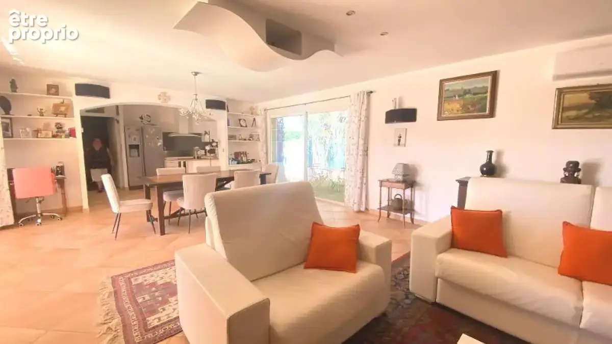 Maison 6 pièces 157 m² à vendre à Six-Fours-Les-Plages (83140) - photo 3