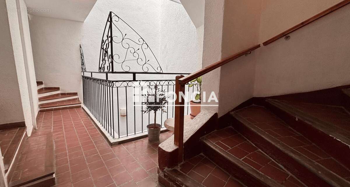 Appartement à MARSEILLE-2E