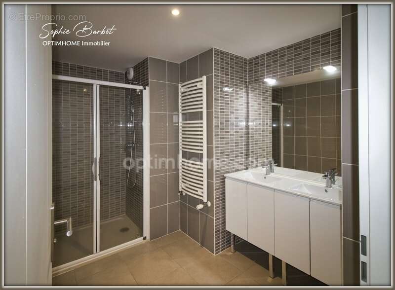 LA TESTE DE BUCH Cœur de ville, très bel appartement T4 spacieux et confortable + box et parkings - photo 6