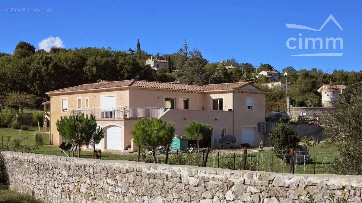 Maison à RUOMS