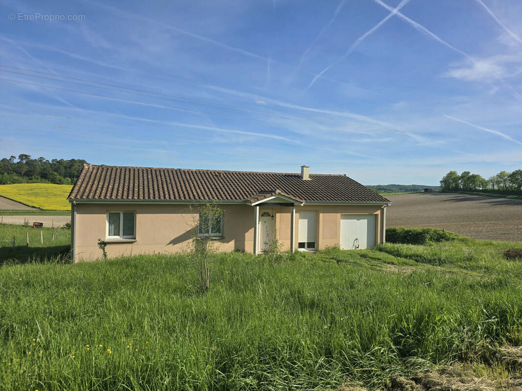 Maison à BONNES