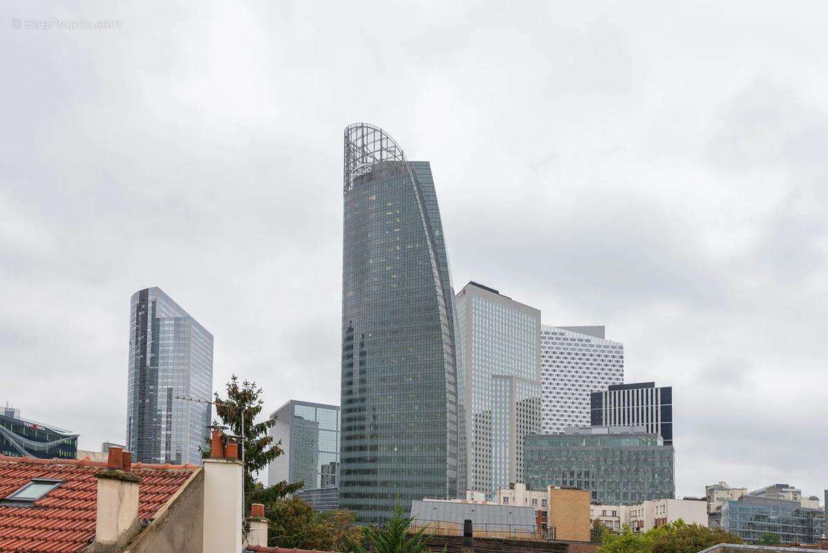 Appartement à COURBEVOIE