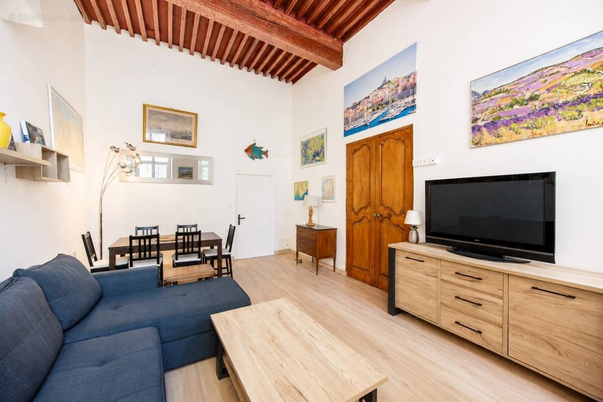 Appartement à MARSEILLE-2E