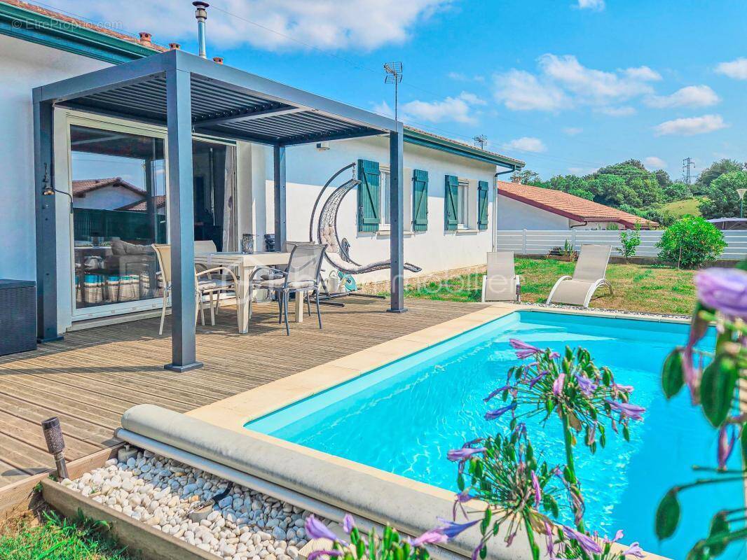 Maison de plain-pied de 2017 avec 4 chambres et piscine - photo 1
