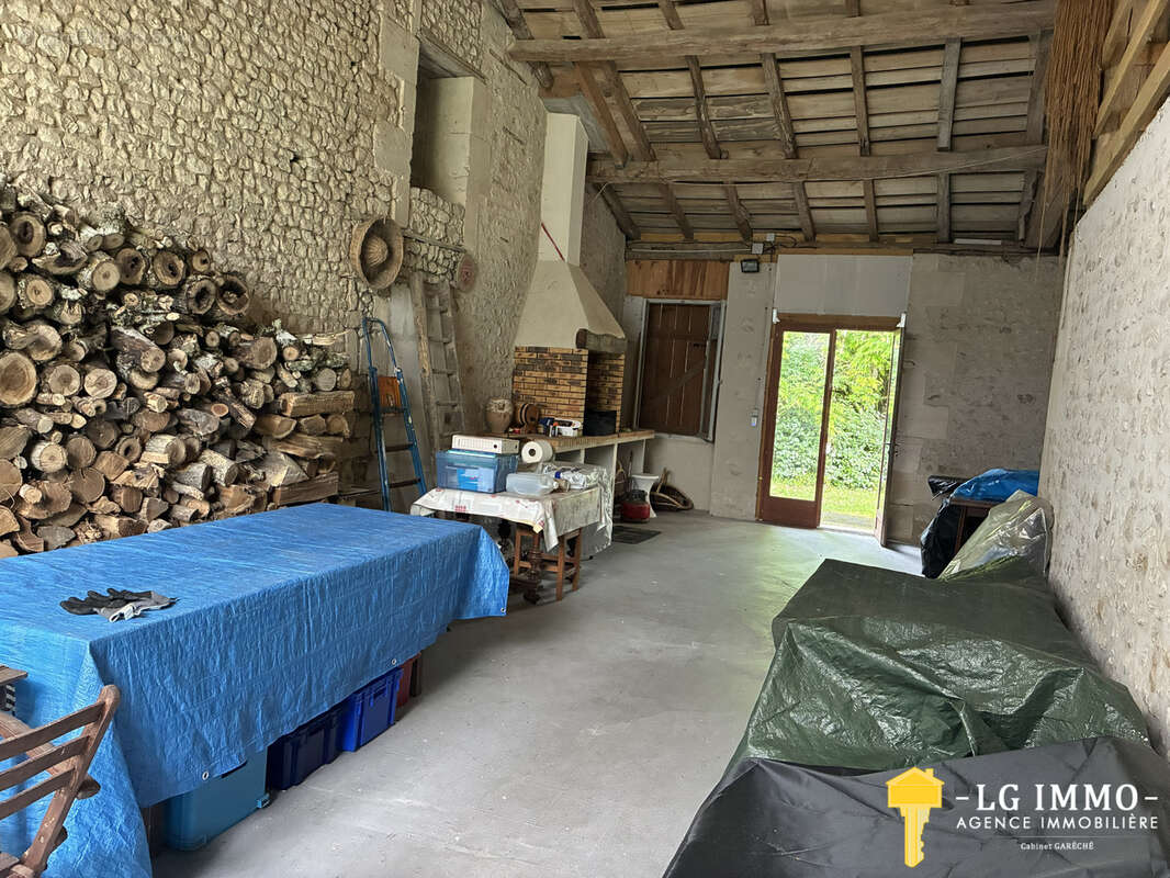Belle maison familiale de 315 m2,  4 chambres, terrain 8000 m2, dependances - photo 32