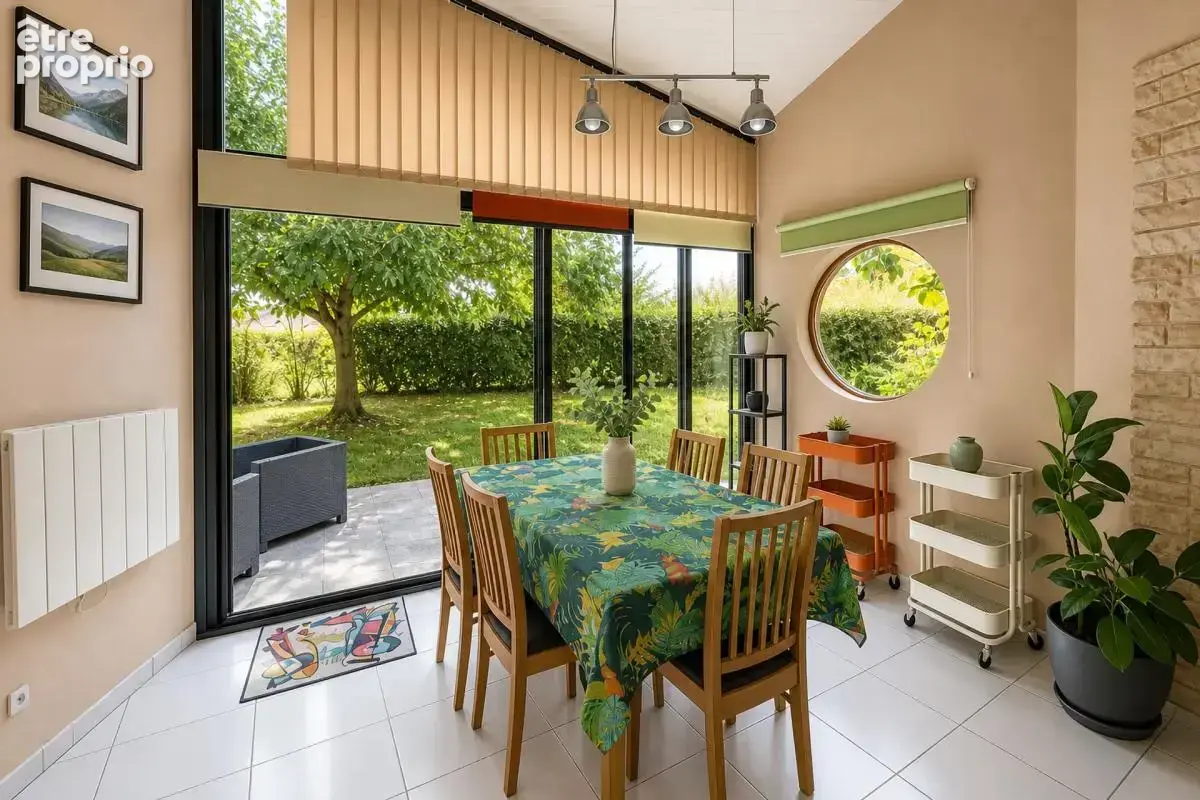 Maison solaire d'architecte de 12 pièces de 260 m² à Bias - photo 7