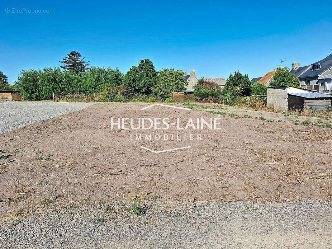 Terrain constructible 430 m2 - 50530 Dragey Ronthon - photo 2