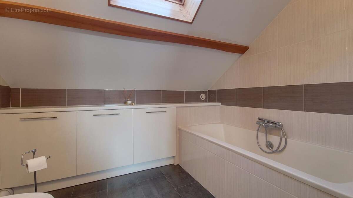 Maison à MAGNY-MONTARLOT