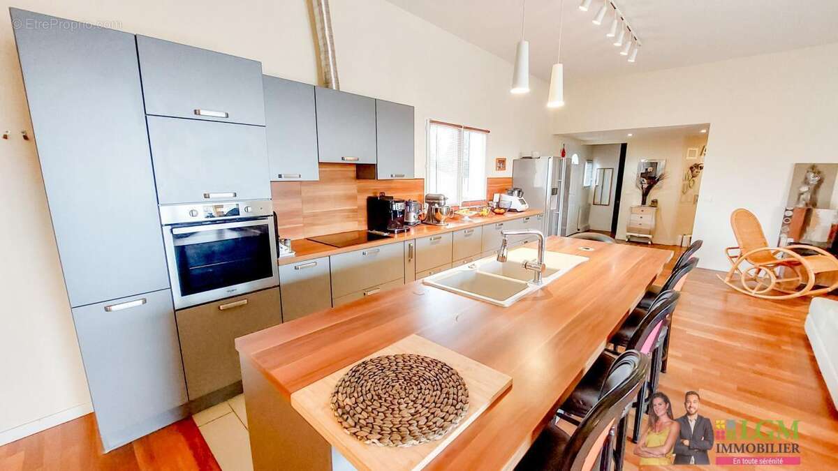 Maison à AYGUESVIVES