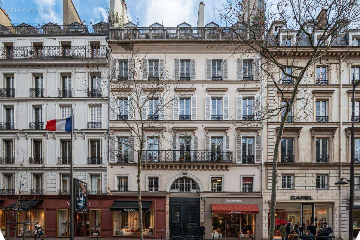 Appartement à PARIS-8E
