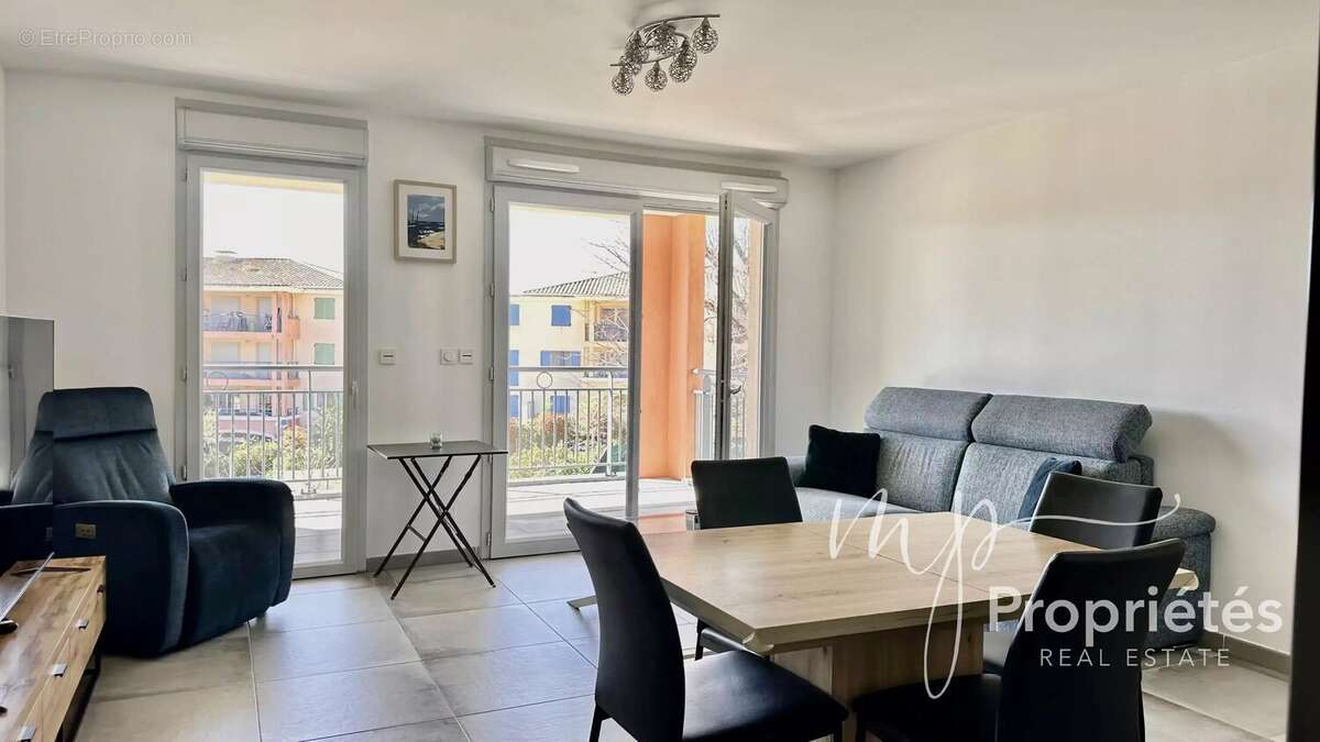 Appartement à BORMES-LES-MIMOSAS