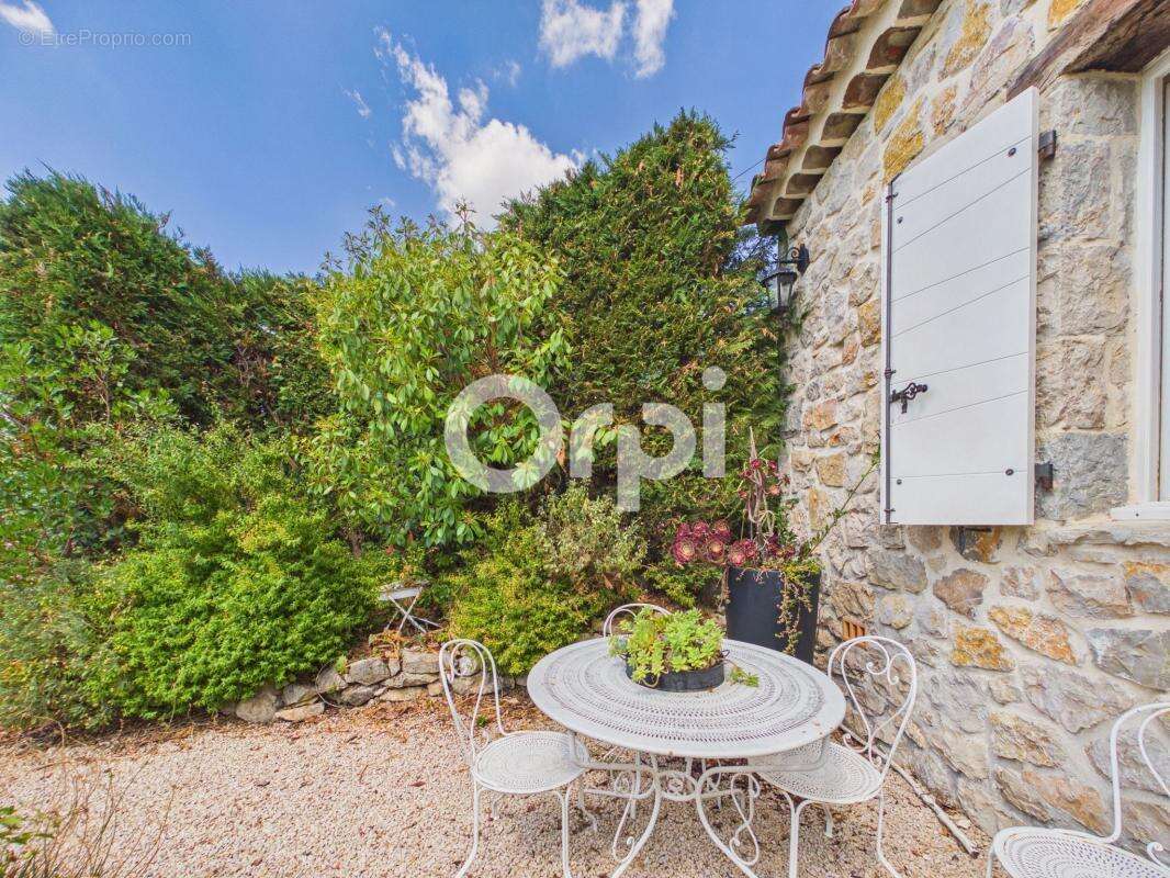 Bastide/mas en pierres authentique renové - calme absolu - terrain / oliviers - photo 9