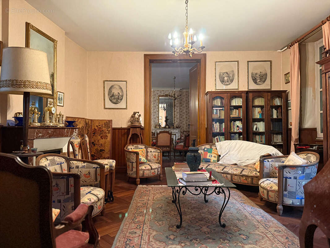 Grande maison à Saint Gervais de 604 m2 - photo 5