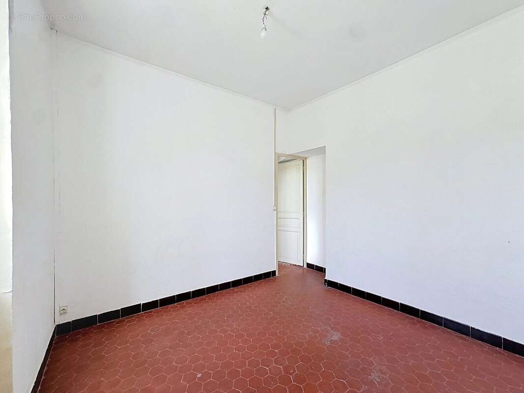 T2 48m2 avec terrasse et parking - photo 9