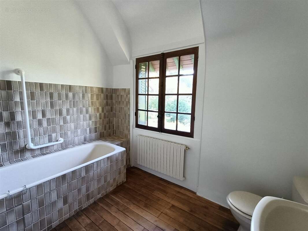 Maison à RUEIL-LA-GADELIERE