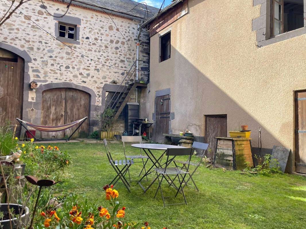 Maison à MANZAT