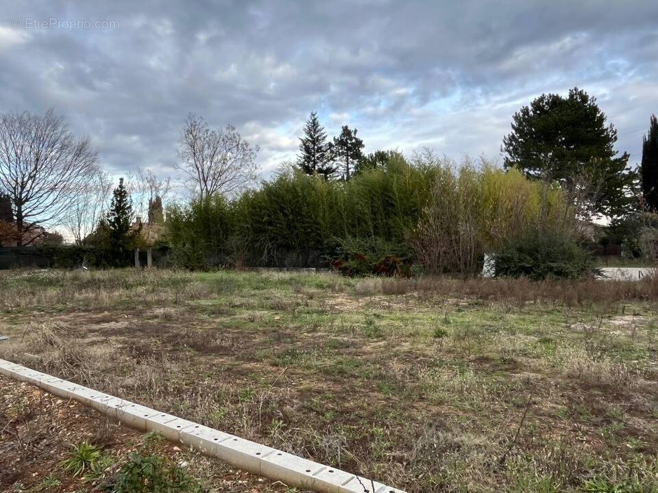 Terrain à VOLX