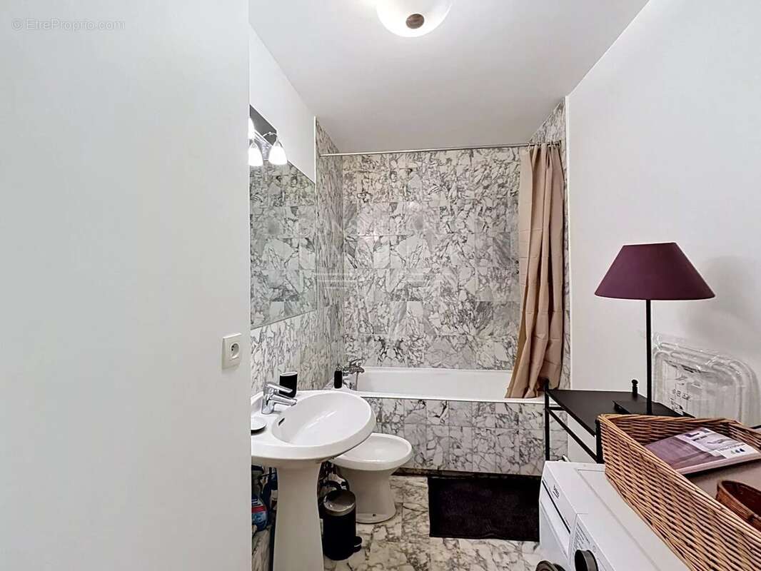 Appartement à PARIS-7E