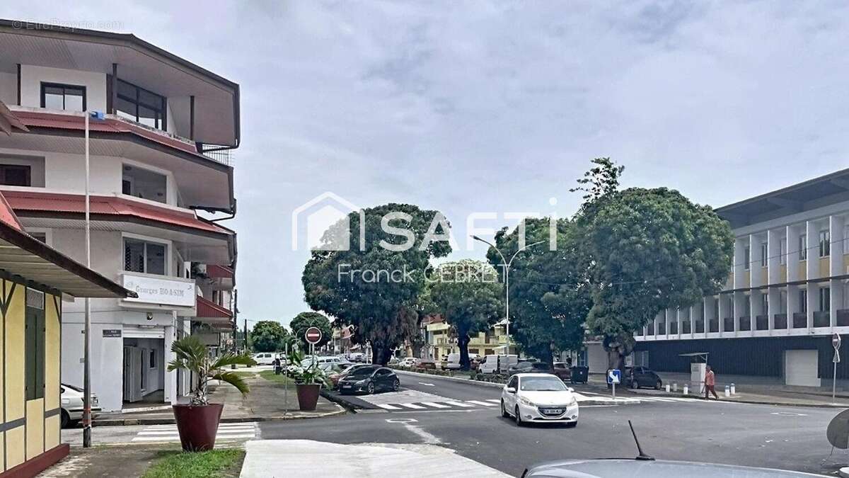 Commerce 58 m² à Cayenne  - photo 4