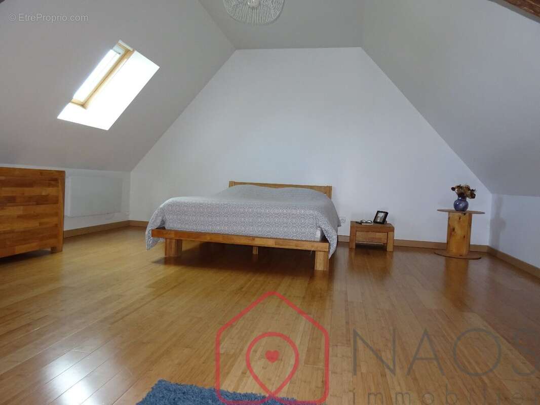 Maison à IVOY-LE-PRE