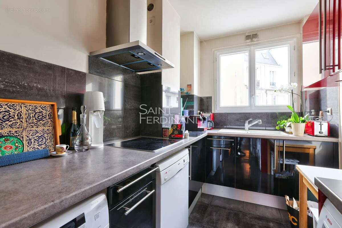 Appartement à PARIS-17E