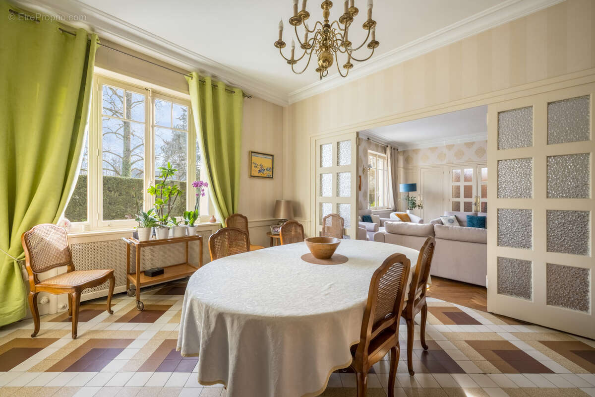Maison à LIMAS
