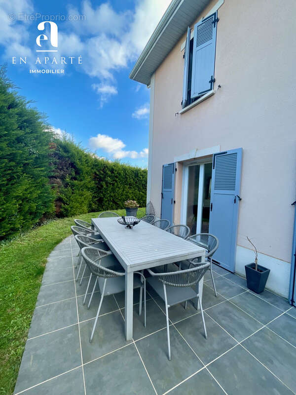 Maison à SAINTE-CONSORCE