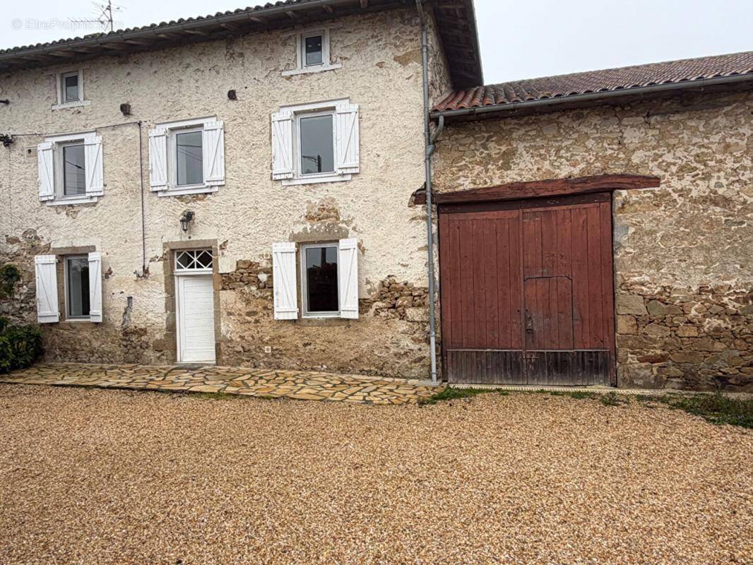 Maison à SAINT-GENCE