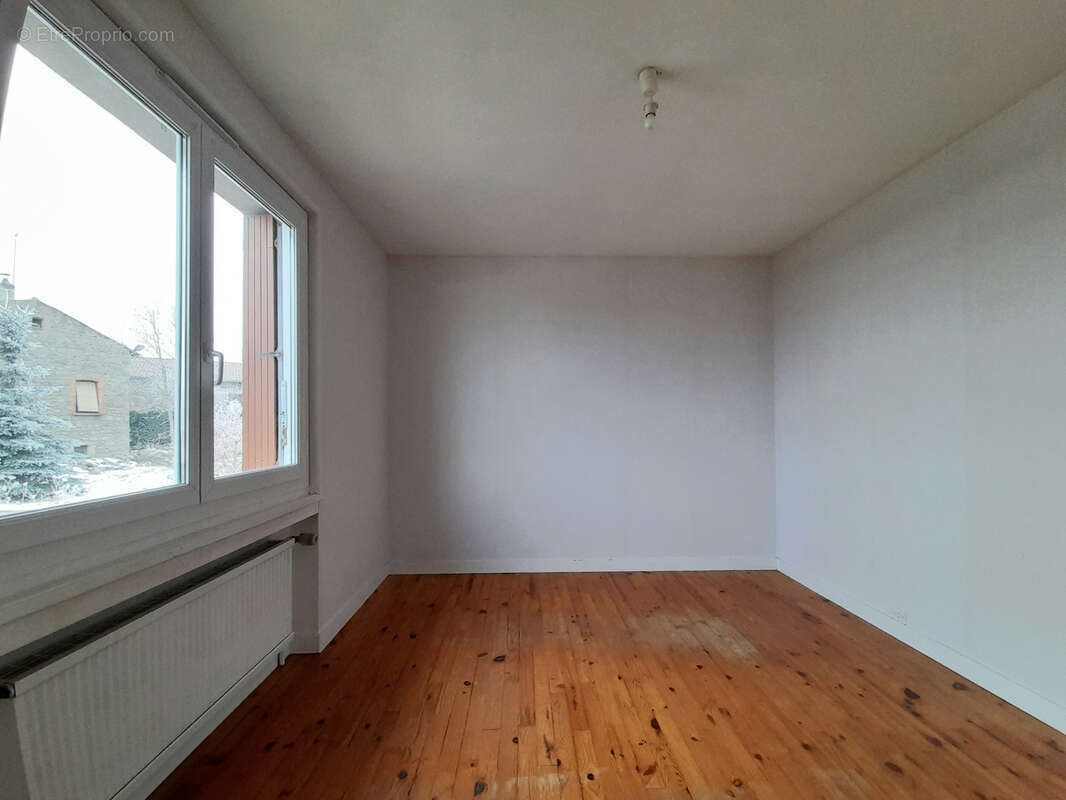 Maison à ESTIVAREILLES