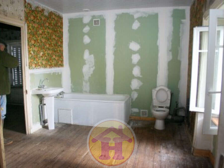 Maison à ORADOUR-SUR-VAYRES